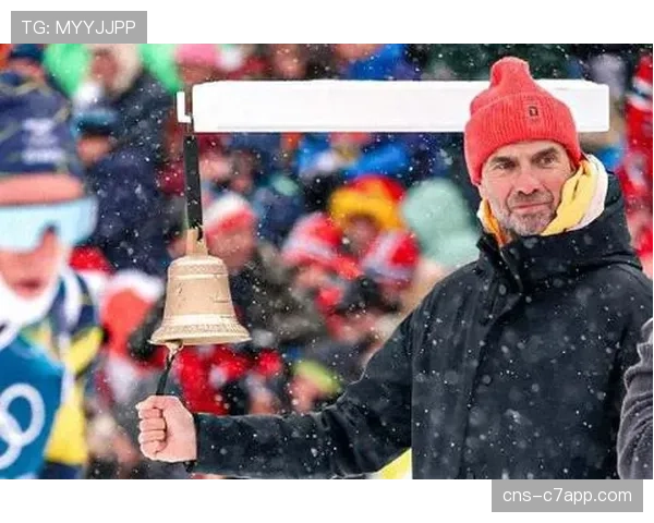 体育跨界参与现象:前英超主帅克洛普现身冬奥会,为冬季两项比赛现场助威 体育跨界参与现象:前英超主帅克洛普现身冬奥会,为冬季两项比赛现场助威